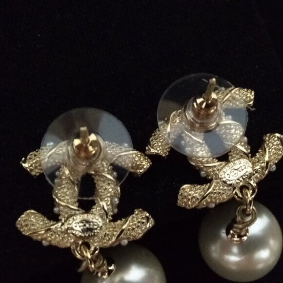 Chanel pearl fringed earrings - Picture 3 of 4